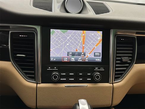 Used 2017 Porsche Macan image 27