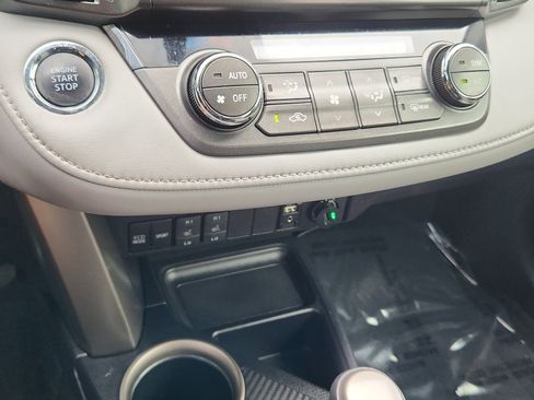 Used 2013 Toyota RAV4 Limited FWD image 12