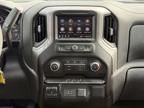 Used 2020 Chevrolet Silverado 1500 Custom w/ Custom Max Trailering Package image 18