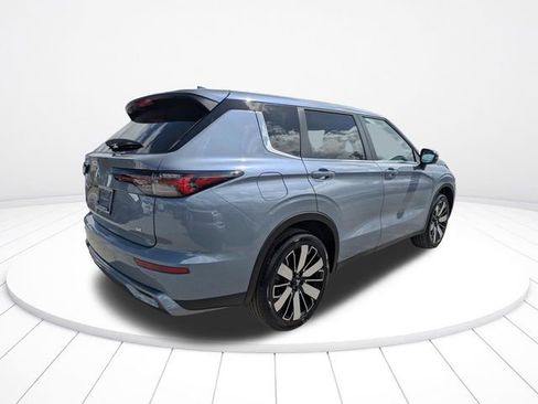 New 2026 Mitsubishi Outlander SE FWD image 4