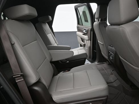 Used 2024 Chevrolet Tahoe Z71 w/ Luxury Package AWD/4WD image 23