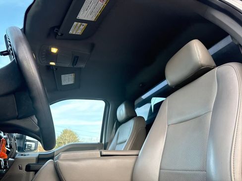 Used 2017 Ford F550 4x4 Regular Cab Super Duty image 18