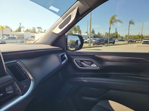 Certified 2024 Chevrolet Suburban LT w/ Luxury Package image 28