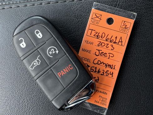 Used 2023 Jeep Compass Latitude w/ Sun and Sound Group AWD/4WD image 41