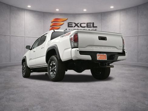 Used 2023 Toyota Tacoma TRD Off-Road w/ Technology Package AWD/4WD image 39