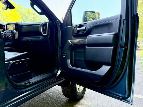 Used 2020 Chevrolet Silverado 2500 LTZ w/ LTZ Premium Package image 35