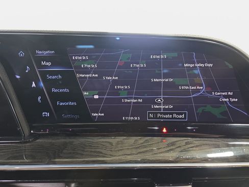 Used 2024 Cadillac Escalade Premium Luxury RWD image 22
