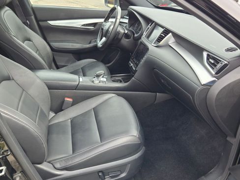 Used 2021 INFINITI QX50 Luxe w/ Appearance Package image 7