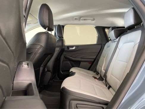 Used 2025 Ford Escape SE image 16