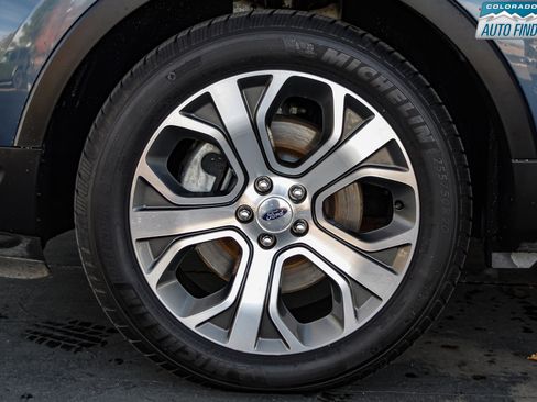 Used 2019 Ford Explorer Platinum image 28