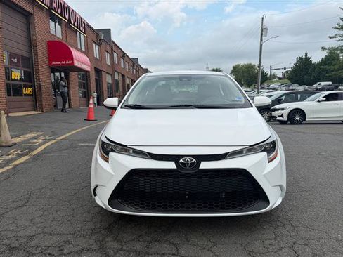 Used 2020 Toyota Corolla LE FWD image 2