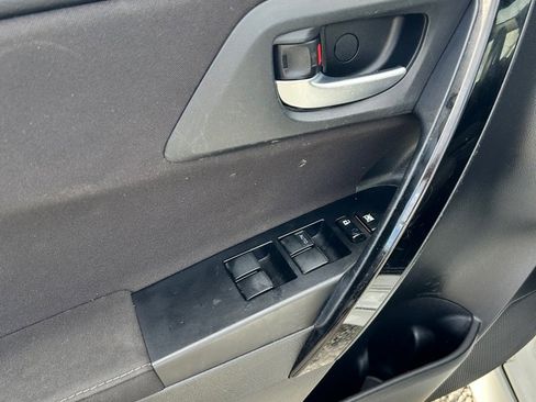 Used 2018 Toyota Corolla iM image 5