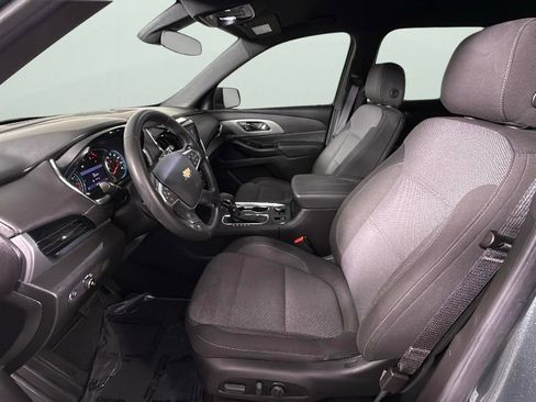 Used 2023 Chevrolet Traverse LT FWD image 8