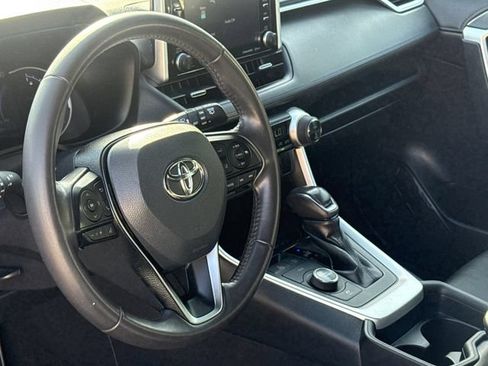 Used 2019 Toyota RAV4 XSE AWD/4WD image 19