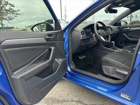 Used 2024 Volkswagen Jetta Sport image 19
