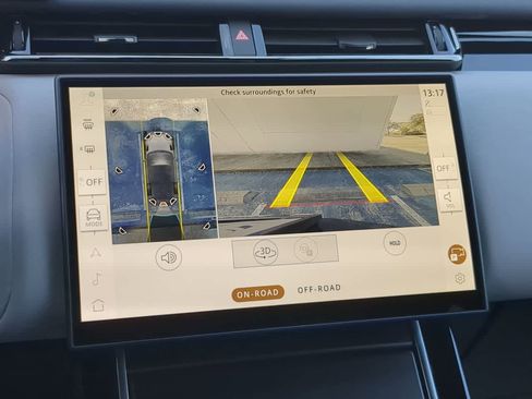 New 2026 Land Rover Range Rover Velar Dynamic SE image 32