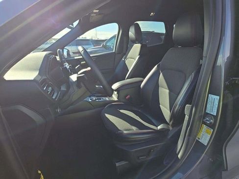 Used 2025 Ford Escape ST-Line image 3