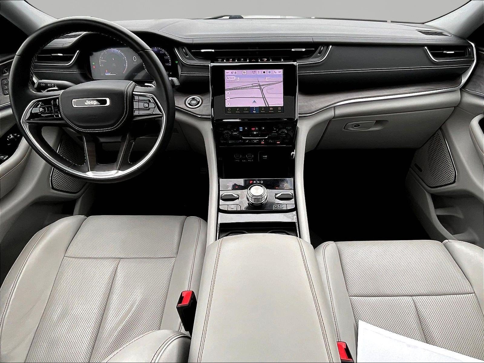 Used 2022 Jeep Grand Cherokee Overland w/ Luxury Tech Group IV AWD/4WD image 7