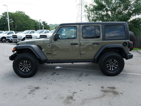 Used 2025 Jeep Wrangler Unlimited Sport AWD/4WD image 10