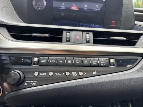 Used 2020 Lexus ES 350 w/ Premium Package FWD image 32