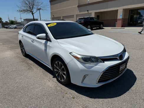 Used 2016 Toyota Avalon XLE Premium FWD image 6