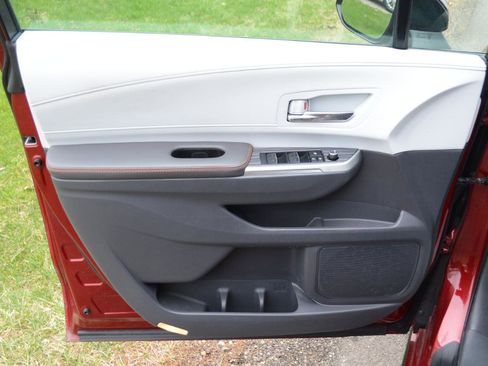 Used 2024 Toyota Sienna XSE image 22