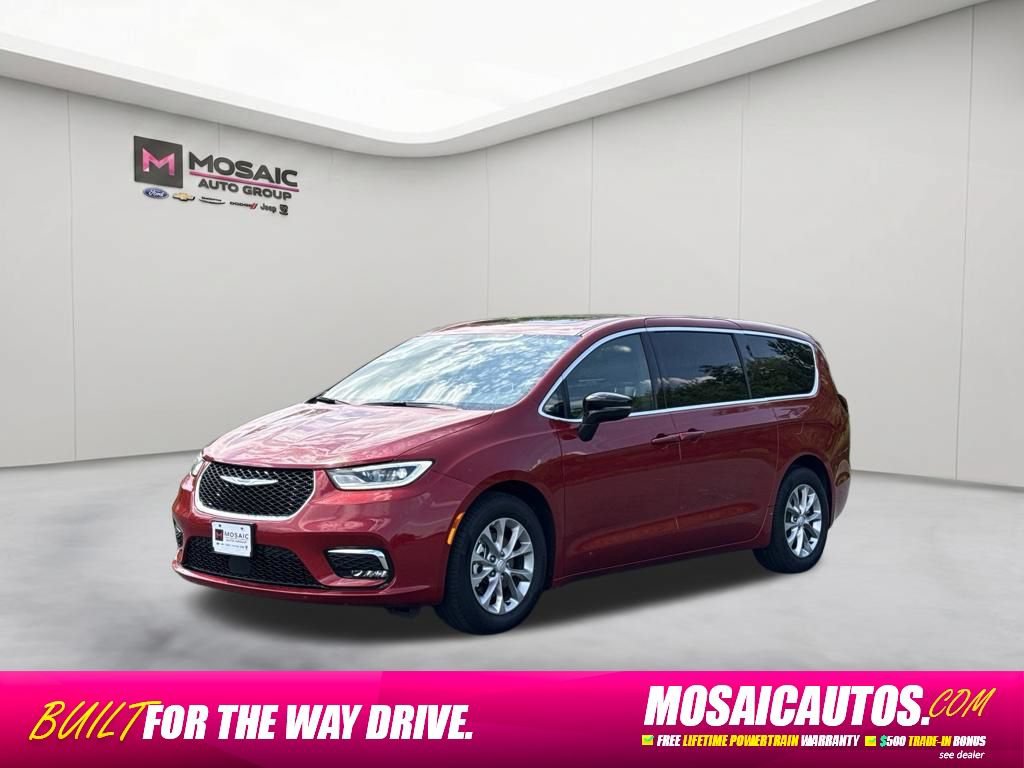 Used 2026 Chrysler Pacifica Limited FWD image 3