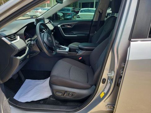 Certified 2022 Toyota RAV4 XLE w/ Convenience Package FWD image 21