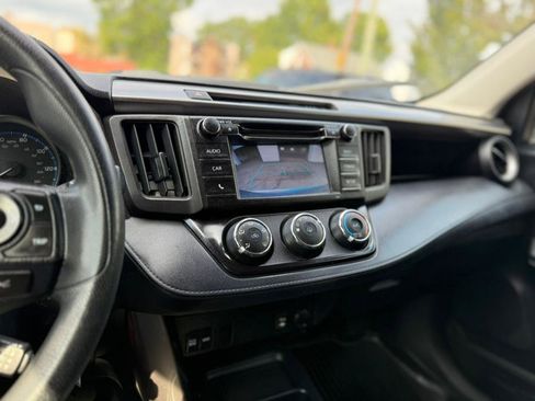 Used 2018 Toyota RAV4 LE image 20