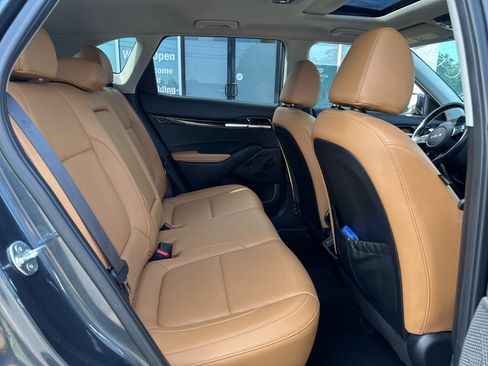 Used 2024 Kia Seltos EX AWD/4WD image 13