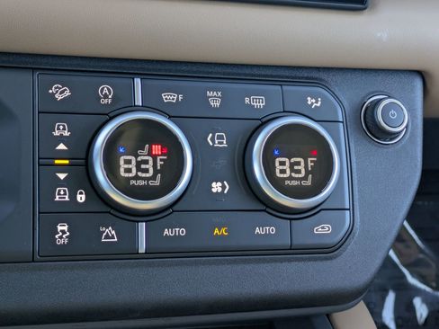 Used 2025 Land Rover Defender 110 X-Dynamic SE image 16