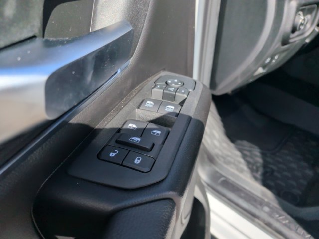 Used 2026 RAM 1500 4x4 Crew Cab image 12