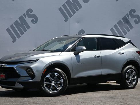 Used 2024 Chevrolet Blazer LT w/ Sound & Technology Package FWD image 1