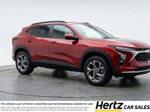 Used 2025 Chevrolet Trax LT w/ LT Convenience Package image 1