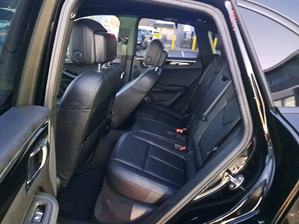 Used 2018 Porsche Macan AWD/4WD image 13