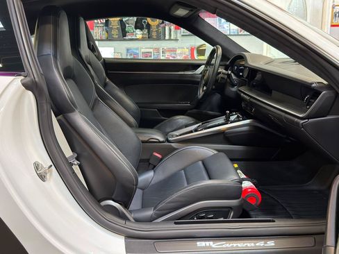 Used 2020 Porsche 911 Carrera 4S AWD/4WD image 23