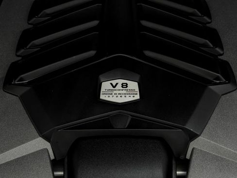 Used 2023 Lamborghini Urus Performante AWD/4WD image 69