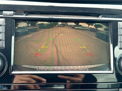 Used 2018 Nissan Rogue SV FWD image 15