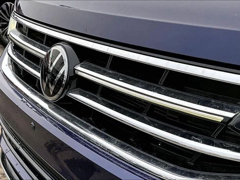 Used 2022 Volkswagen Tiguan SEL R-Line image 27