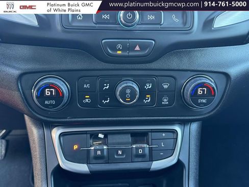 Used 2024 GMC Terrain SLE w/ Driver Convenience Package image 29