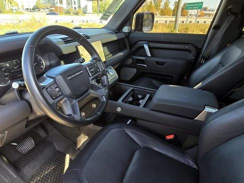 Used 2023 Land Rover Defender 130 X-Dynamic SE image 23