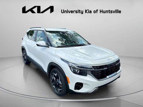 Used 2024 Kia Seltos EX FWD image 2