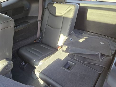 Used 2025 Cadillac XT6 Premium Luxury image 19