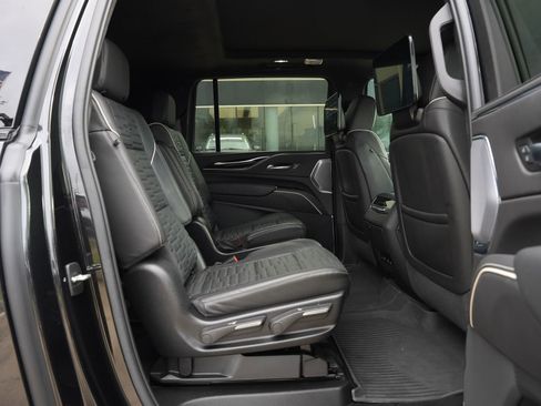 Certified 2024 Cadillac Escalade ESV V w/ Heavy-Duty Trailer Package image 25