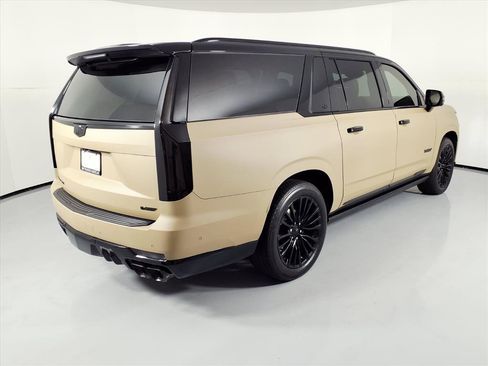 Used 2023 Cadillac Escalade ESV V image 23