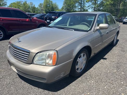 Used 2004 Cadillac De Ville image 1