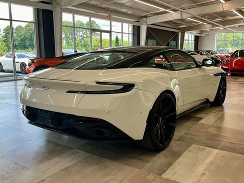 Used 2018 Aston Martin DB11 V12 image 9