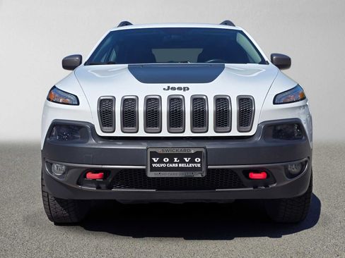 Used 2016 Jeep Cherokee Trailhawk w/ Comfort/Convenience Group AWD/4WD image 8