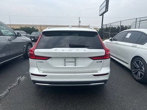 Used 2024 Volvo V60 B5 Cross Country Plus AWD/4WD image 9
