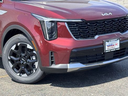 New 2025 Kia Sorento S image 3